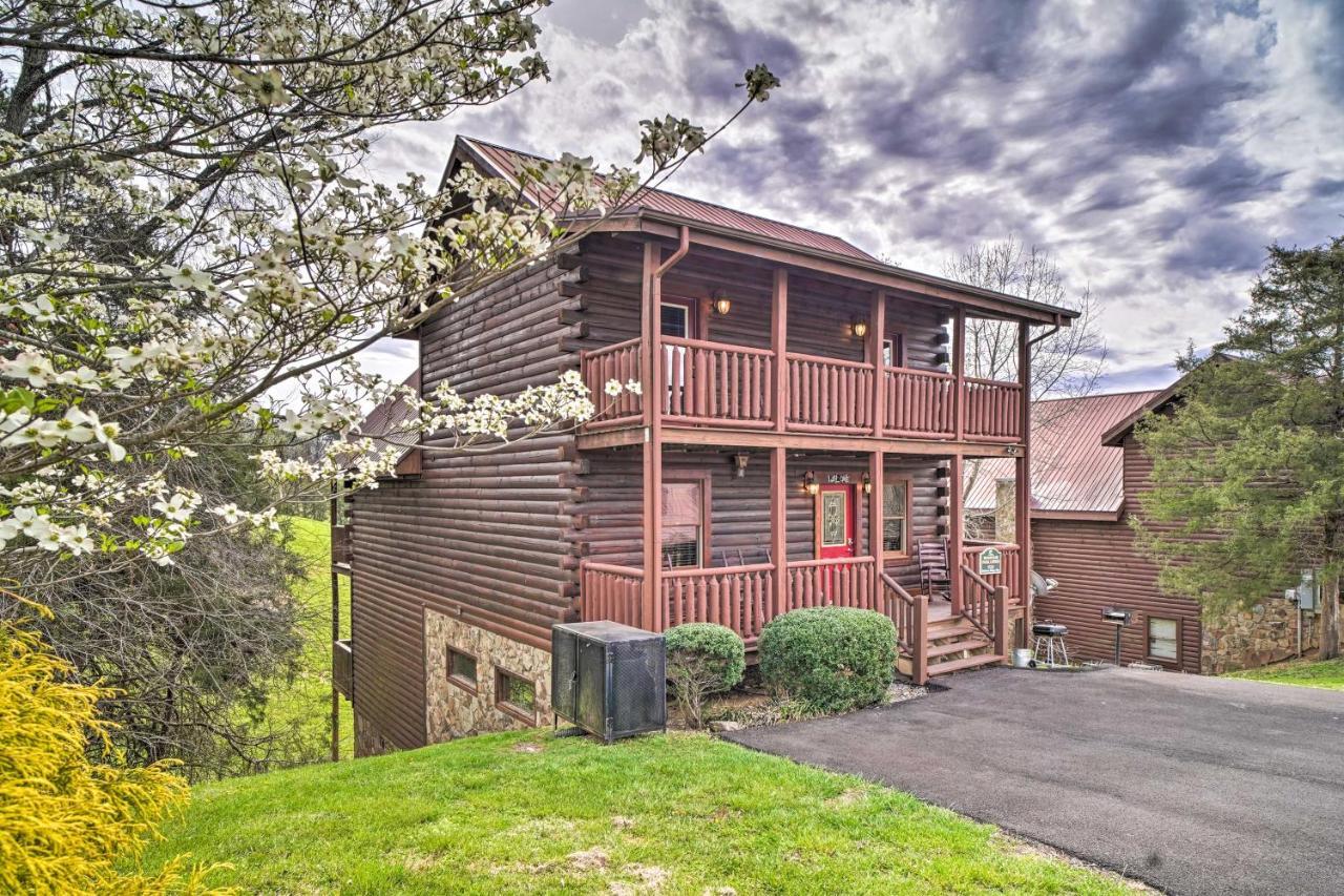 Mountain Pool Lodge Sevierville Cabin With Hot Tub Pigeon Forge Exterior photo