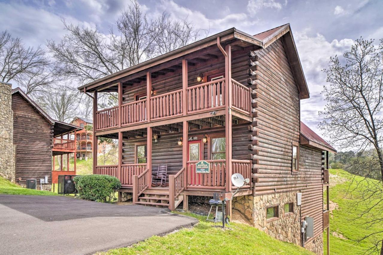 Mountain Pool Lodge Sevierville Cabin With Hot Tub Pigeon Forge Exterior photo